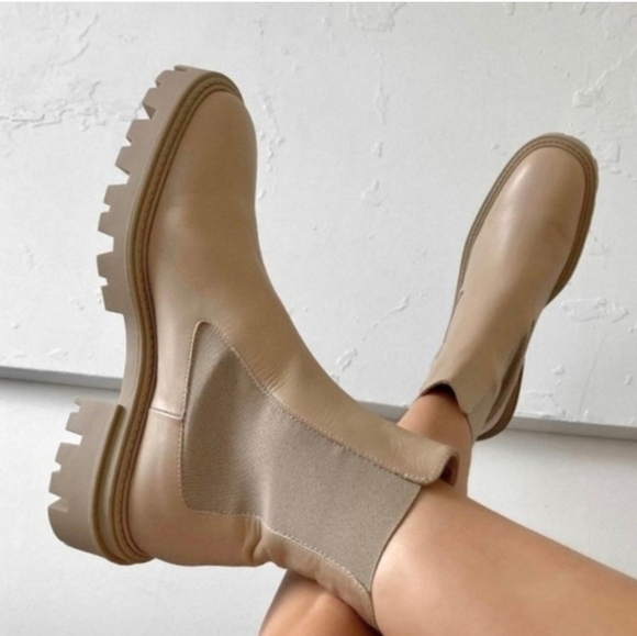 ZARA Leather Lug Sole Ankle Boots With elastic side panels. Tan. Size US 6.5 main image 0